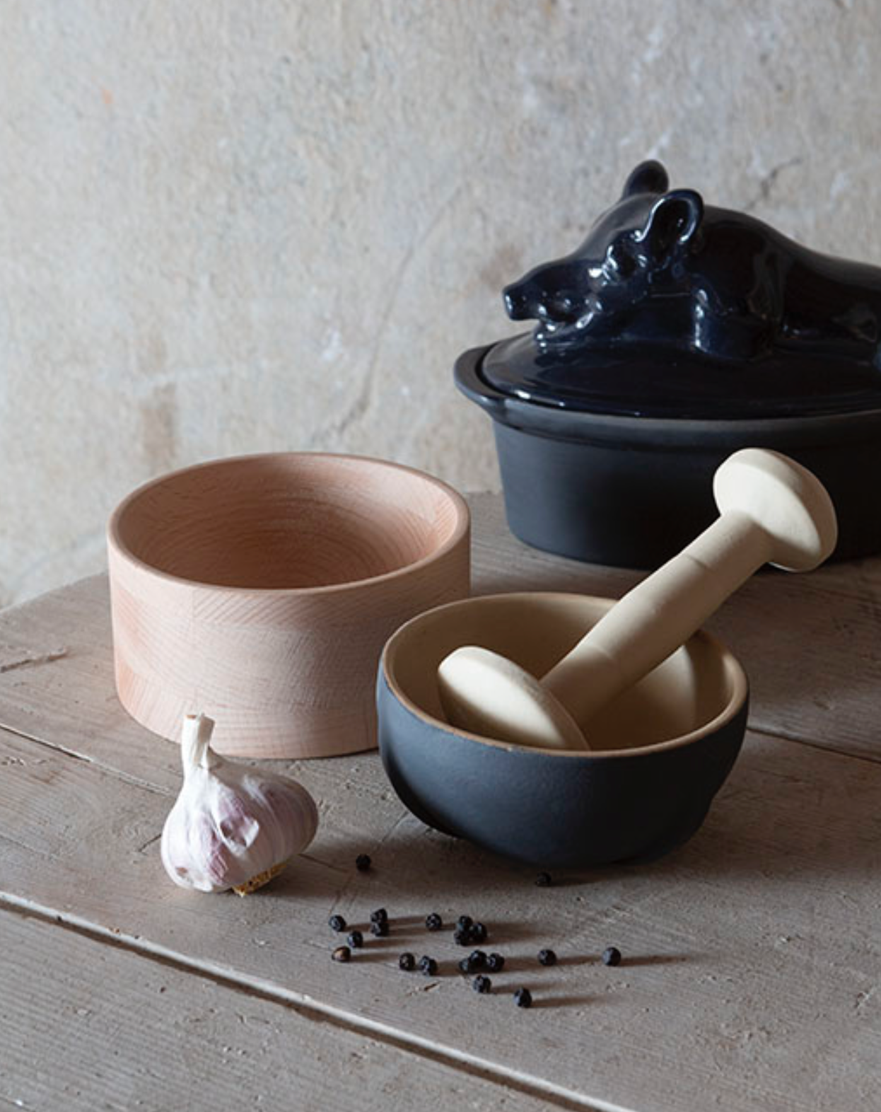https://www.leatelierparis.com/cdn/shop/products/Mortar_and_pestle-N_1024x1024@2x.png?v=1605124121